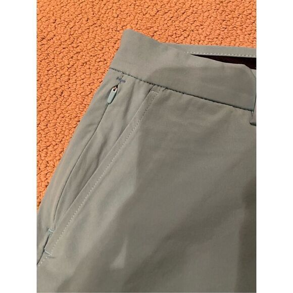 Vineyard vines on the go performance shorts size 28 - Picture 2 of 6